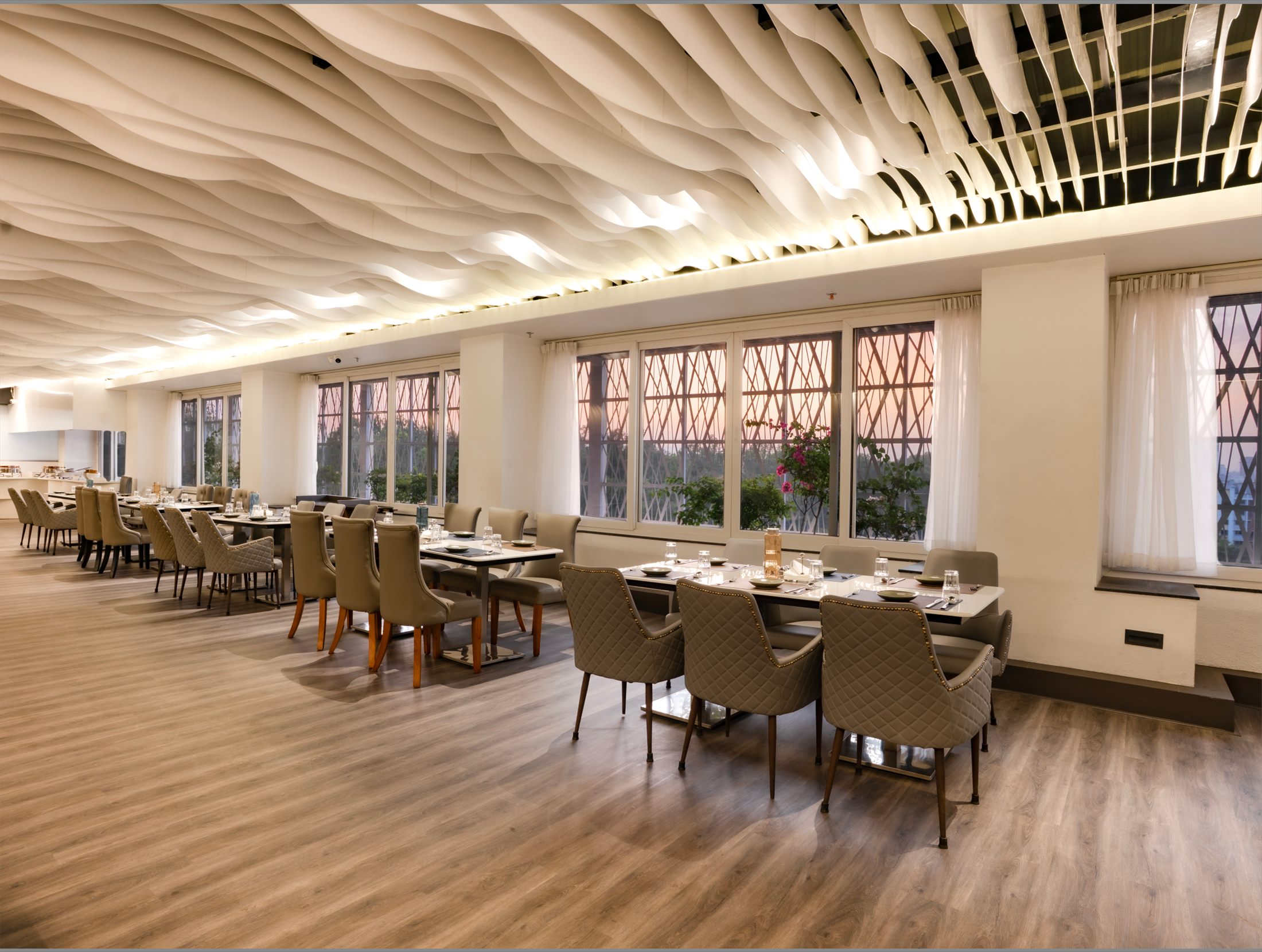 Horizon dining interior